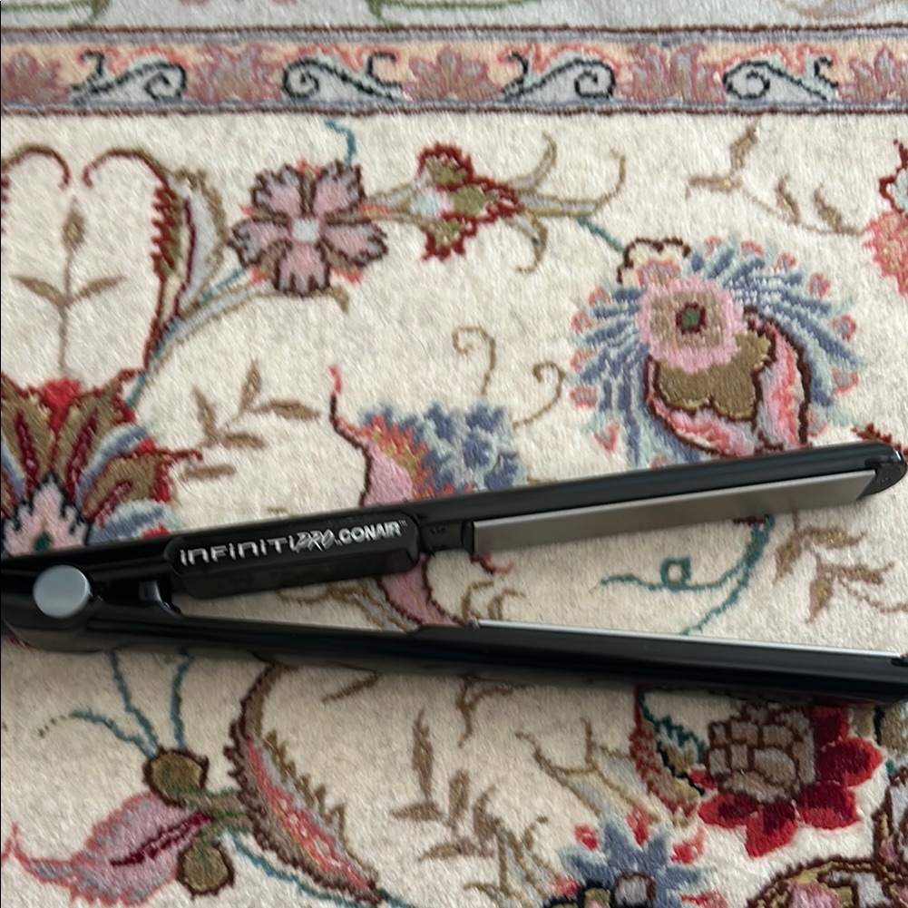 Conair Infiniti Pro Hair Straightener  Black